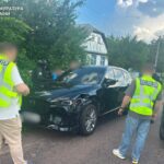 По 30 тисяч з кожного: на Житомирщині посадовця Держпродспоживслужби підозрюють у продажі посвідчень тракториста