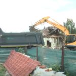 Відновлення мікрорайону Бровар: у Коростені благодійники будують модульні оселі замість зруйнованих