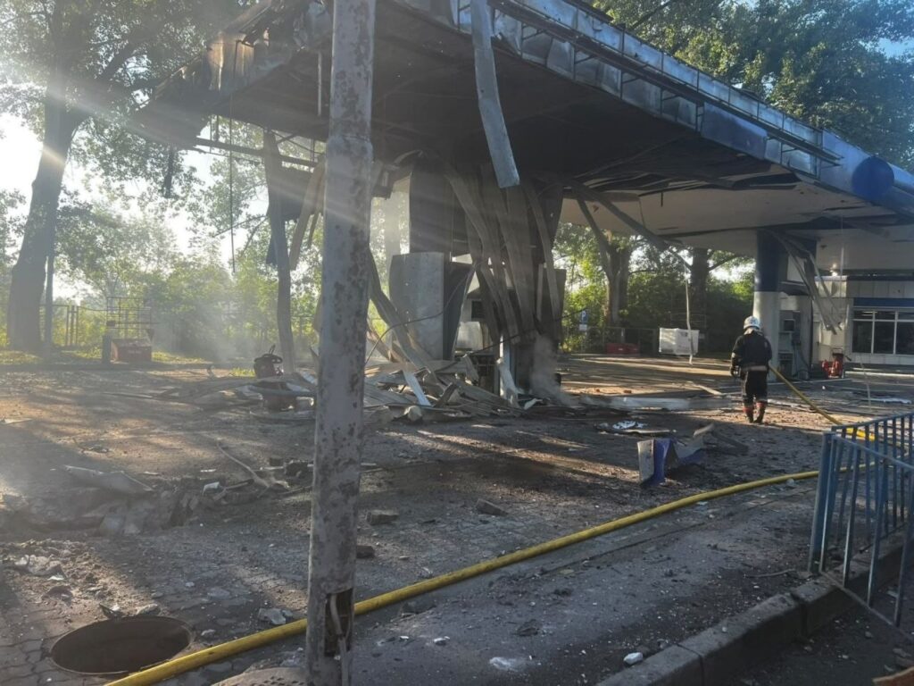 Ворог атакував АЗС у Малинській громаді: є поранений