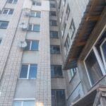 У Житомирі через нічну атаку 28 вересня пошкоджено багатоповерхівку: на місці працює спеціальна комісія