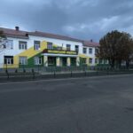 У Малині відбудували пошкоджений обстрілами рф ліцей: за парти повернулися 500 учнів