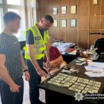 Гендиректору лікарні на Житомирщині, який вимагав $4000 у військового, загрожує до 6 років ув’язнення