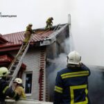 У Житомирі генератор у сараї ледь не спалив житловий будинок: площа пожежі сягнула 200 кв. м