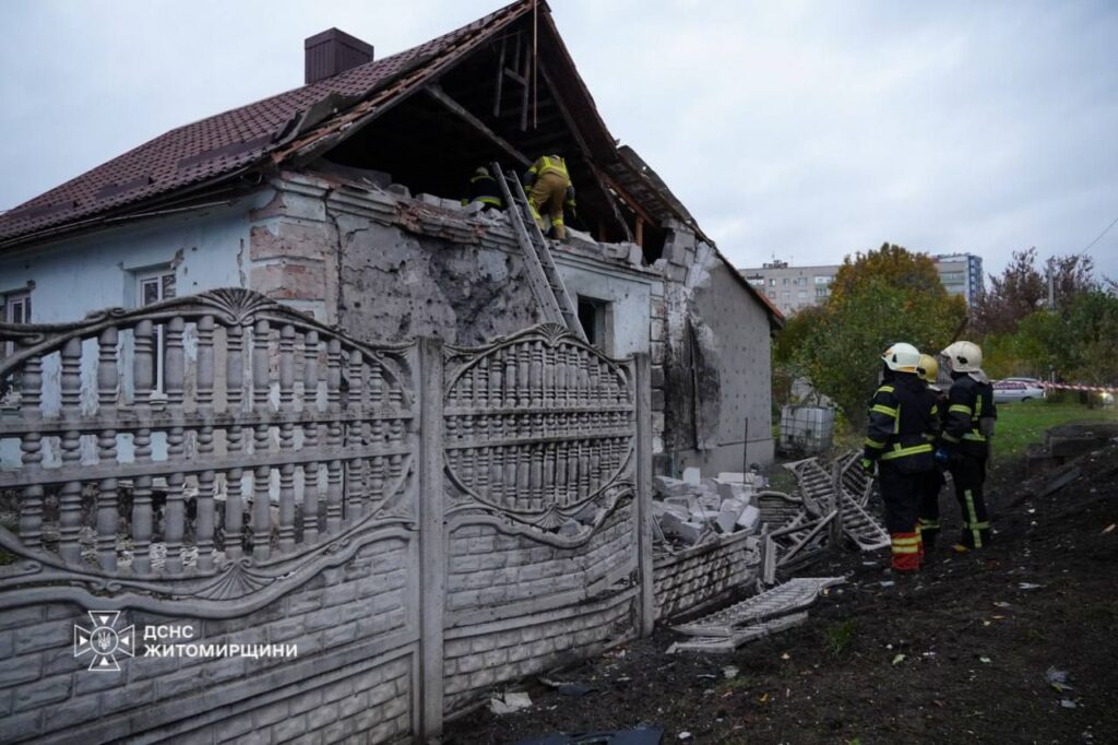 Наслідки атаки 22 жовтня: у Житомирі комісія склала 39 актів про пошкодження житла для виплат «єВідновлення»